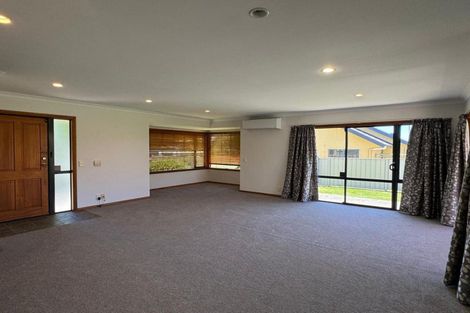 Photo of property in 8 Arataki Road, Havelock North, 4130