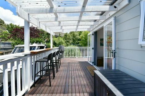 Photo of property in 2/4 Kenneth Hopper Place, Manly, Whangaparaoa, 0930