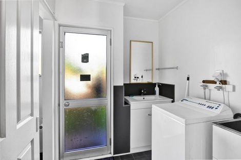 Photo of property in 10 Aubrey Street, New Plymouth, 4310