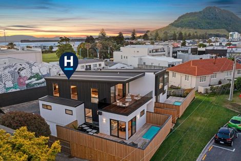 Photo of property in 12 Pitau Road, Mount Maunganui, 3116