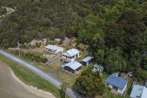 Photo of property in 25 Riverside Road, Taieri Mouth, Brighton, 9091