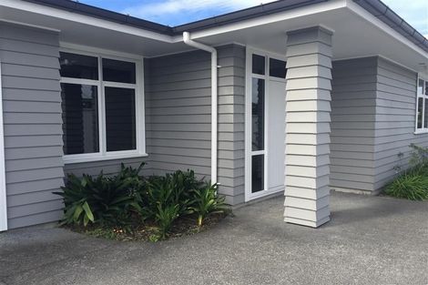 Photo of property in 2 York Terrace, Riverhead, 0820