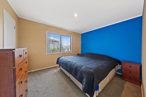 Photo of property in 71 Etherton Drive, Weymouth, Auckland, 2103