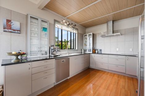 Photo of property in 19 Constable Lane, West Harbour, Auckland, 0618