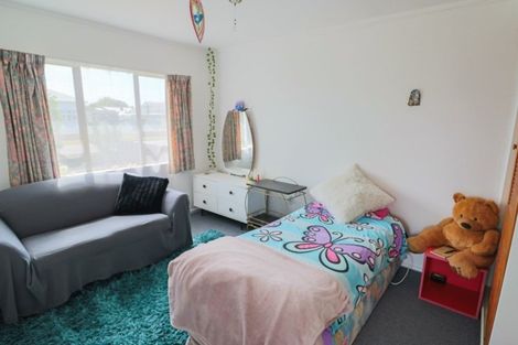 Photo of property in 5 Hillary Street, Foxton, 4814