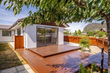 Photo of property in 25 Sherwin Avenue, Albert Town, Wanaka, 9305