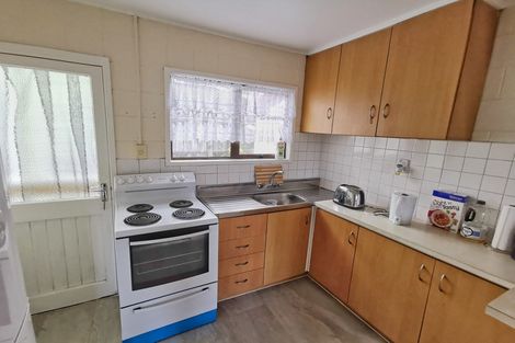 Photo of property in 3/6 Craigbank Avenue, New Lynn, Auckland, 0600