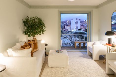 Photo of property in Hamilton Flats, 1/9 Hawker Street, Mount Victoria, Wellington, 6011