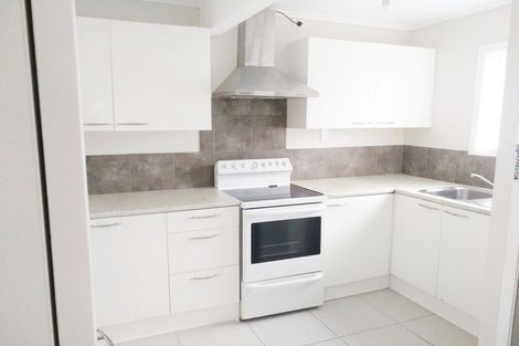 Photo of property in 20b Roberts Road, Te Atatu South, Auckland, 0610