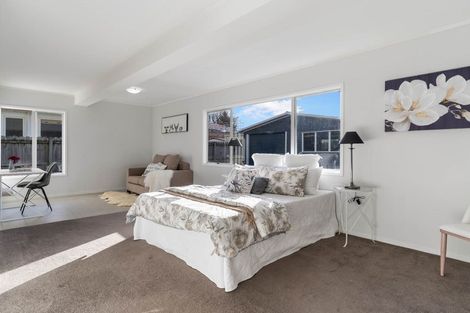 Photo of property in 35 Reelick Avenue, Pakuranga Heights, Auckland, 2010