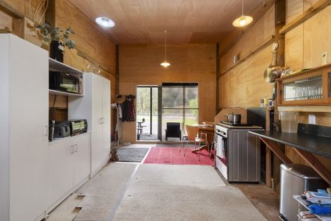 Photo of property in 193 Rowes Road, Hunterville, 4785