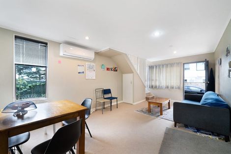 Photo of property in 4/90 Lynwood Road, New Lynn, Auckland, 0600