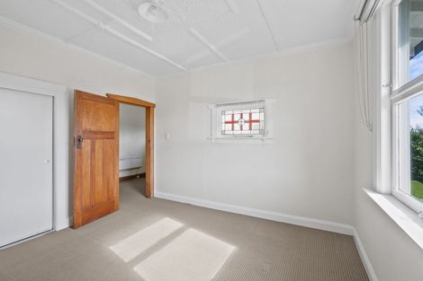 Photo of property in 14 Mangorei Road, Strandon, New Plymouth, 4312