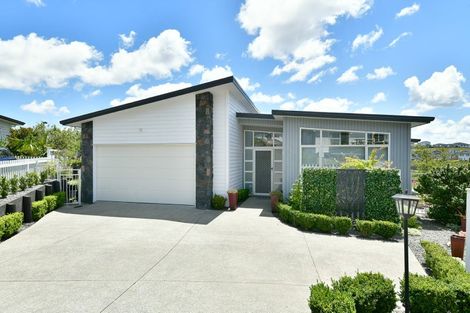 Photo of property in 19 Maka Terrace, Orewa, 0931
