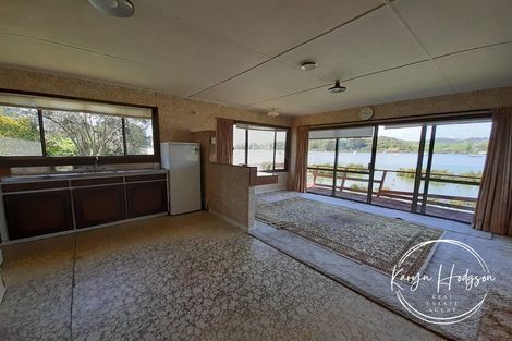 Photo of property in 12 Piccadilly Street, Pahi, Paparoa, 0571