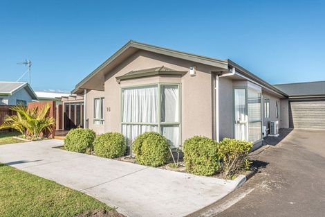Photo of property in 16 Waharua Place, Tawhero, Whanganui, 4501