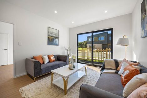 Photo of property in 35 Taipahitini Road, Rosehill, 2113