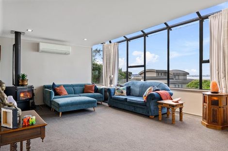 Photo of property in 19 Constable Lane, West Harbour, Auckland, 0618