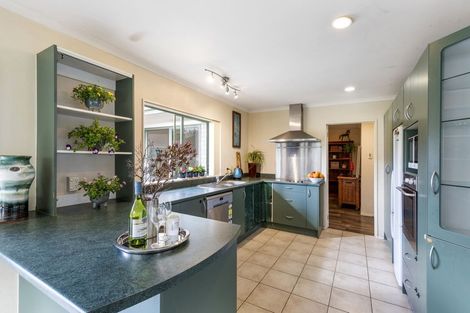 Photo of property in 10 Kumar Place, The Gardens, Auckland, 2105