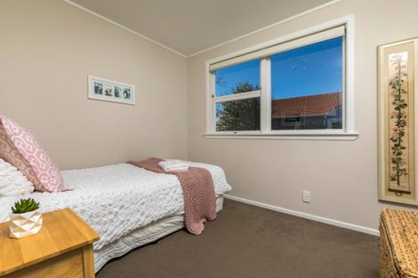 Photo of property in 9 Outlook Road, Greenhithe, Auckland, 0632