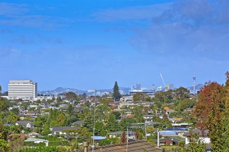 Photo of property in 46 Richards Avenue, Forrest Hill, Auckland, 0620