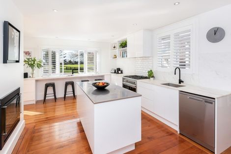 Photo of property in 41 Church Road, Ardmore, Papakura, 2582