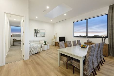 Photo of property in 7/14 Tamariki Avenue, Orewa, 0931