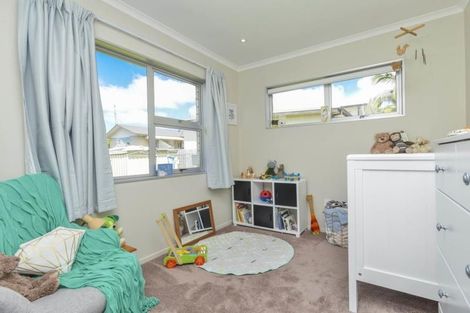 Photo of property in 145 Seddon Street, Pukekohe, 2120