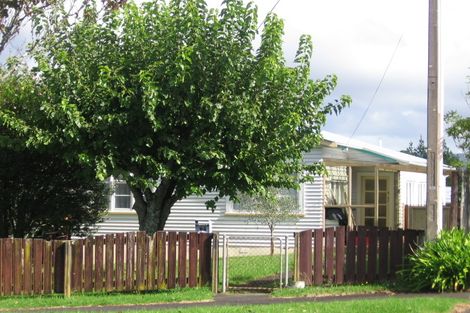 Photo of property in 63 View Road, Henderson, Auckland, 0612