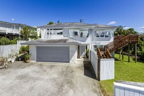 Photo of property in 2/133 Carlisle Road, Northcross, Auckland, 0632