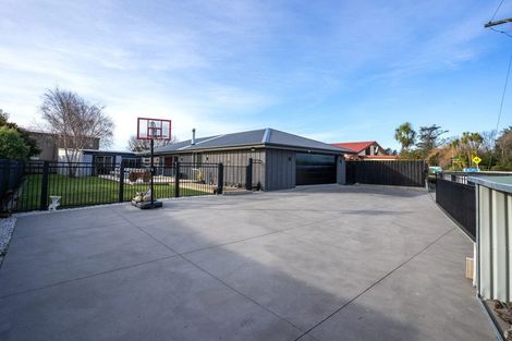 Photo of property in 4 Waikuku Beach Road, Waikuku Beach, 7473