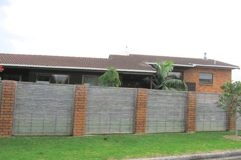 Photo of property in 53 Waipuia Place, Greenhithe, Auckland, 0632