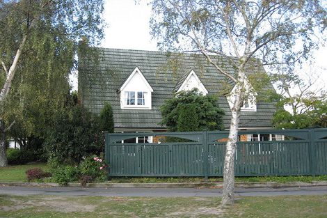Photo of property in 2 Gothic Place, Ilam, Christchurch, 8041