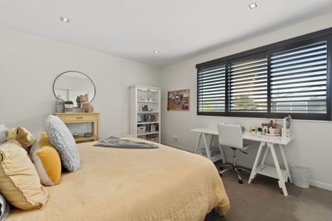 Photo of property in 8 Sylvan Park Avenue, Milford, Auckland, 0620