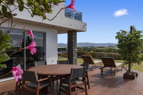 Photo of property in 17 Haden Place, Omokoroa, 3114