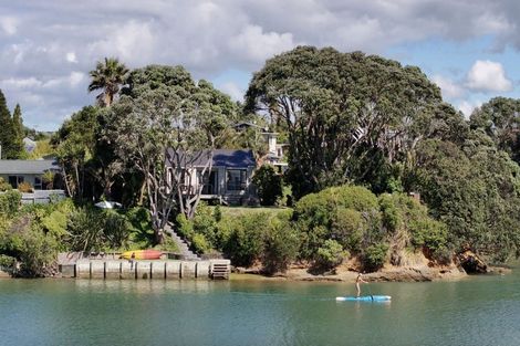 Photo of property in 33 Nihinihi Avenue, Raglan, 3225