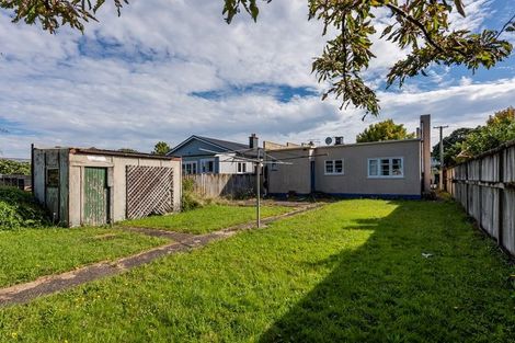 Photo of property in 137 Whites Line East, Waiwhetu, Lower Hutt, 5010
