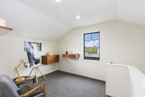 Photo of property in 2 Samuel Parnell Road, Karori, Wellington, 6012