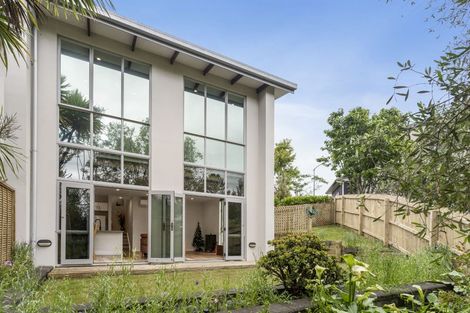 Photo of property in 12/20 Schnapper Rock Road, Schnapper Rock, Auckland, 0632