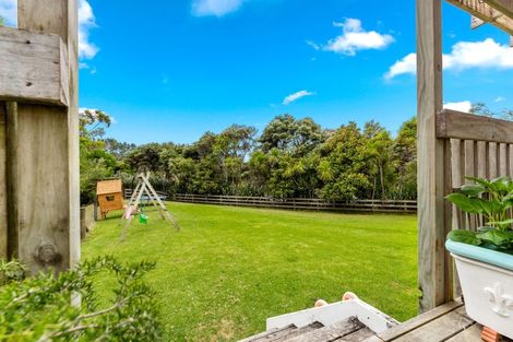 Photo of property in 2 Slater Road, South Head, Helensville, 0874