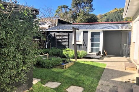 Photo of property in 2 Leicester Street, Picton, 7220