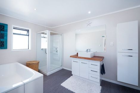 Photo of property in 10 Montrose Road, Kerikeri, 0293