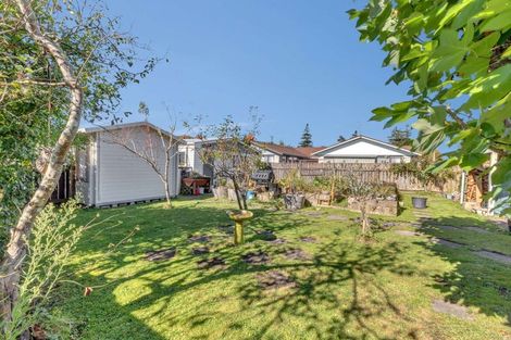 Photo of property in 16 Maunder Street, Marton, 4710