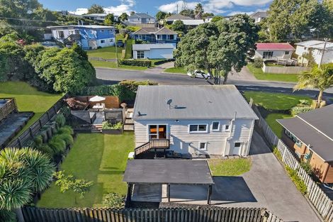 Photo of property in 15 Donovan Avenue, Massey, Auckland, 0614