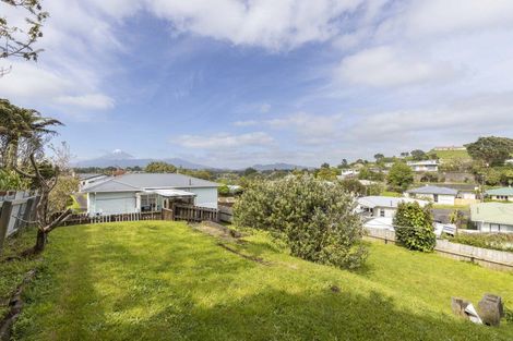 Photo of property in 3 Wiremu Place, Blagdon, New Plymouth, 4310