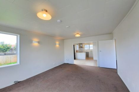 Photo of property in 44 Sunlands Drive, Manurewa, Auckland, 2102