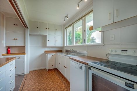 Photo of property in 11 Galway Avenue, Hokowhitu, Palmerston North, 4410