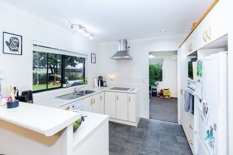 Photo of property in 11 Greenough Place, Rototuna, Hamilton, 3210