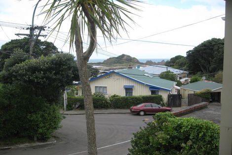 Photo of property in 3-5 Knoll Street, Island Bay, Wellington, 6023