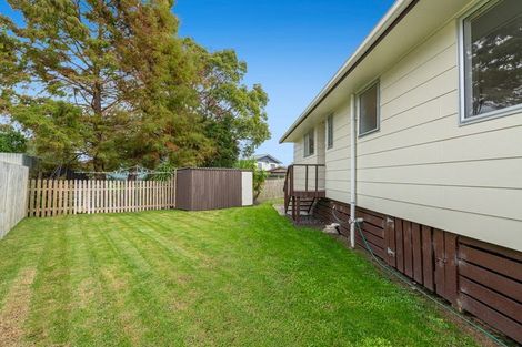 Photo of property in 2/26 Parakai Avenue, Parakai, 0830